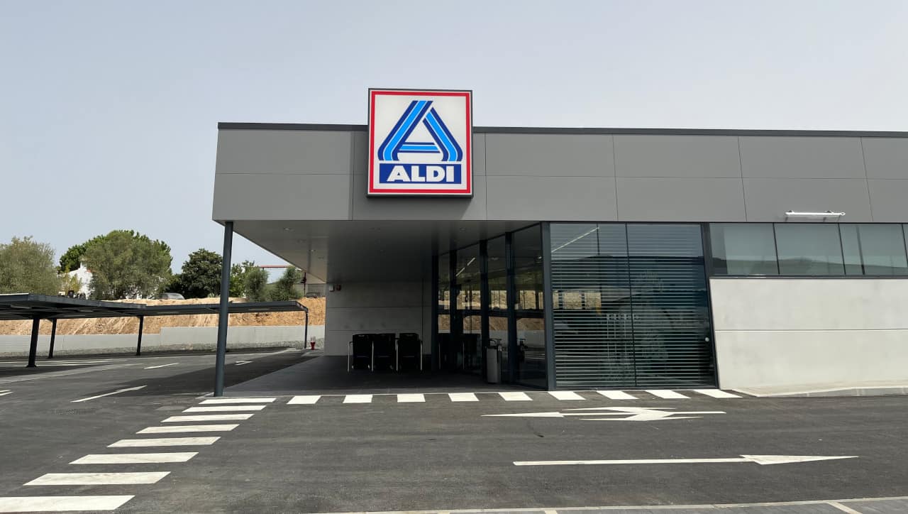 Aldi Abre Loja Em Alc Cer Do Sal