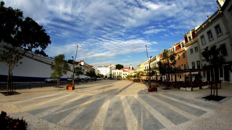 Torres Novas vai ter Wi-Fi à borla nos principais espaços públicos