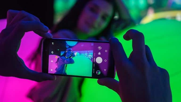 Alcatel revela dois smartphones para quem vive no momento