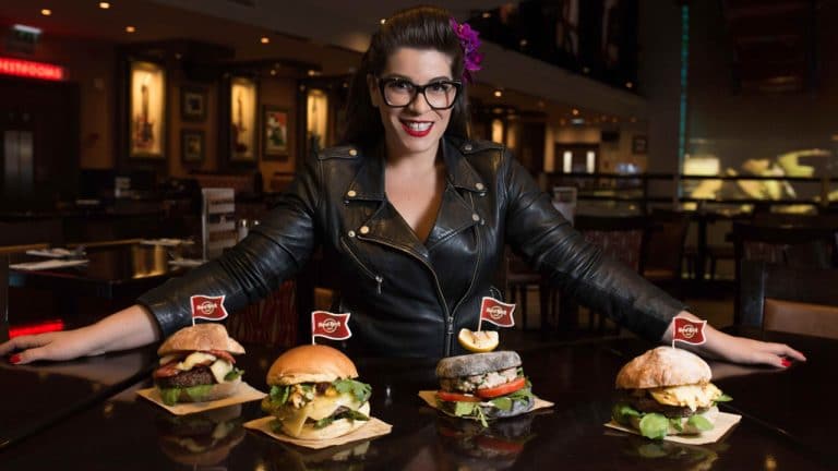 Hard Rock Café Lisboa apresenta novo menu com a ajuda da chef Filipa Gomes