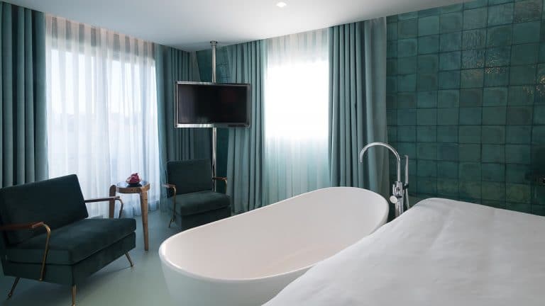 Novo hotel do grupo The Beautique Hotels é inspirado num enorme WC