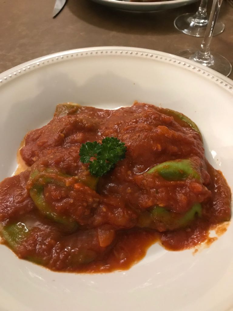 Raviolli com Queijo Mozzarella e Molho de Tomate caseiro