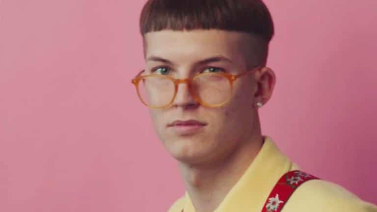 Gus Dapperton com passagem garantida por Portugal