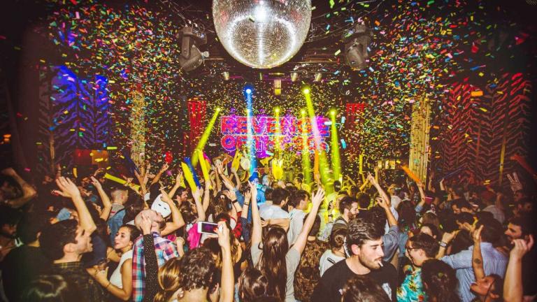 Vai de Taxify ao Revenge of the 90’s e evita as filas de espera