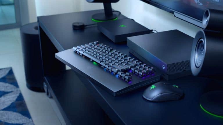 O primeiro conjunto de teclado e rato oficiais para a Xbox One é da Razer