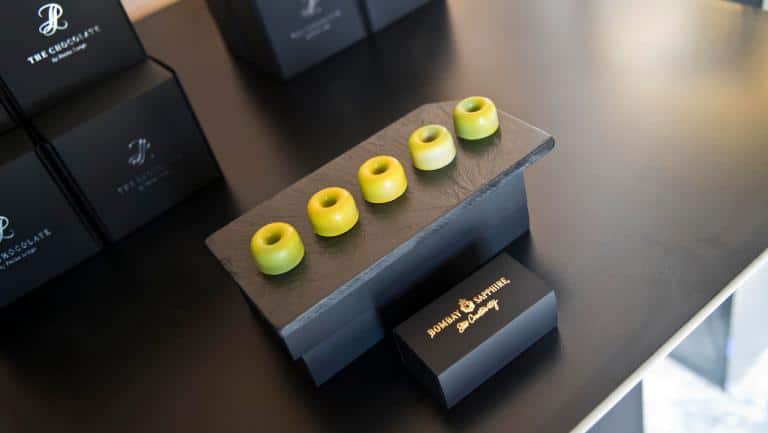 Chef Francisco Siopa criou novo chocolate com gin Bombay Sapphire