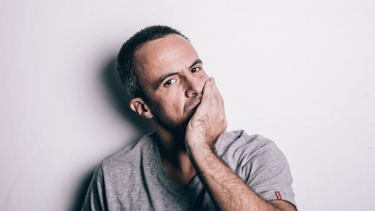 Ivo Canelas estreia monólogo no Estúdio Time Out