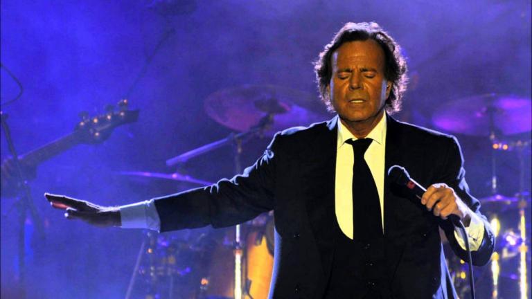 Julio Iglesias celebra 50 anos de carreira com concerto em Lisboa