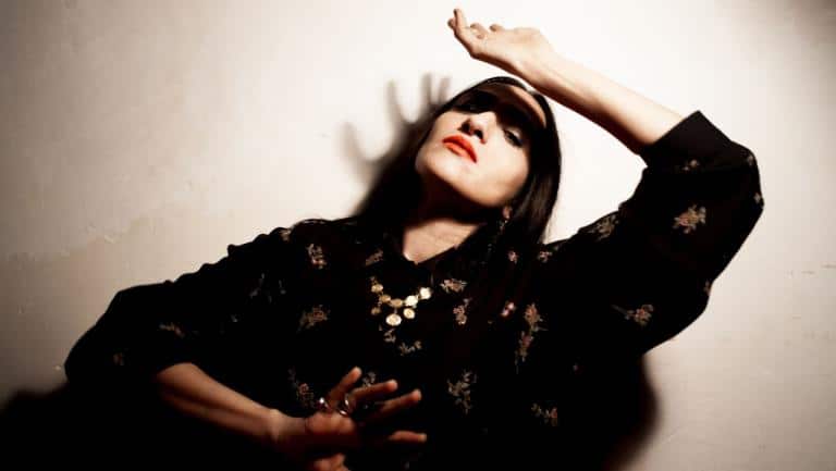 Hindi Zahra vem dar dois concertos a Portugal