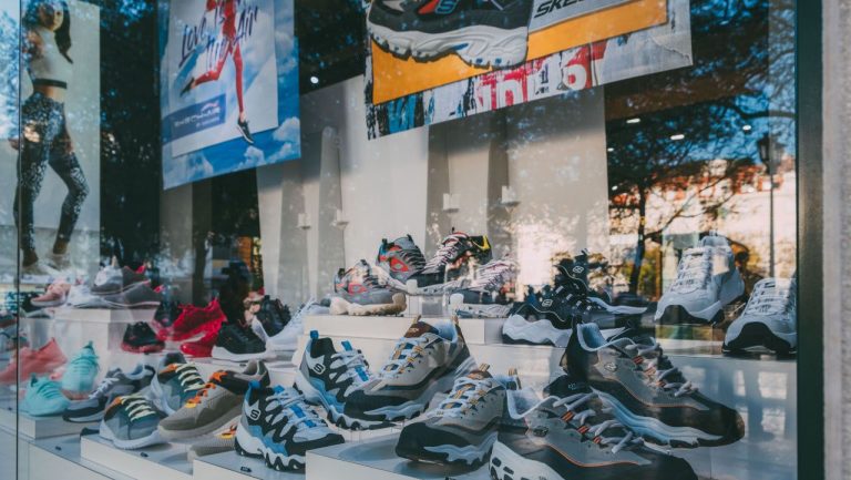 20 depois, a Skechers volta a lançar os seus Chunky Shoes