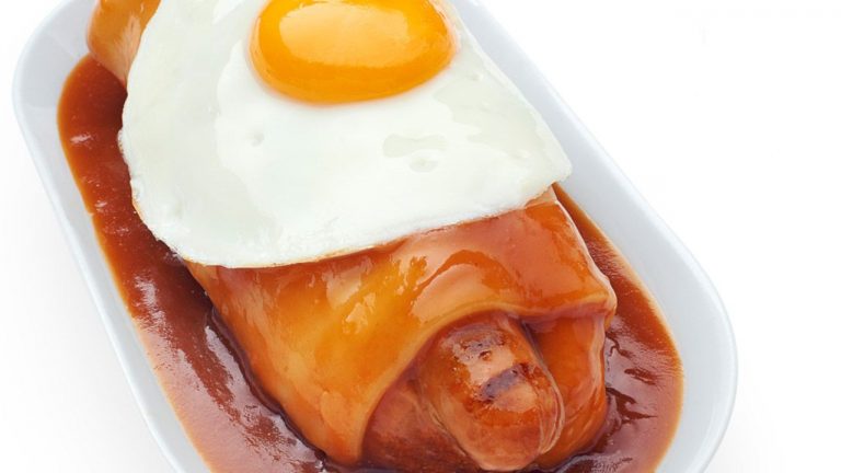 Cachorro à Portuguesa leva cachorros quentes (e dos bons) a Oeiras