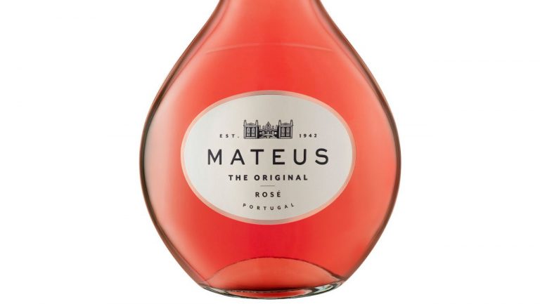 A Mateus tem uma nova garrafa e uma imagem mais moderna