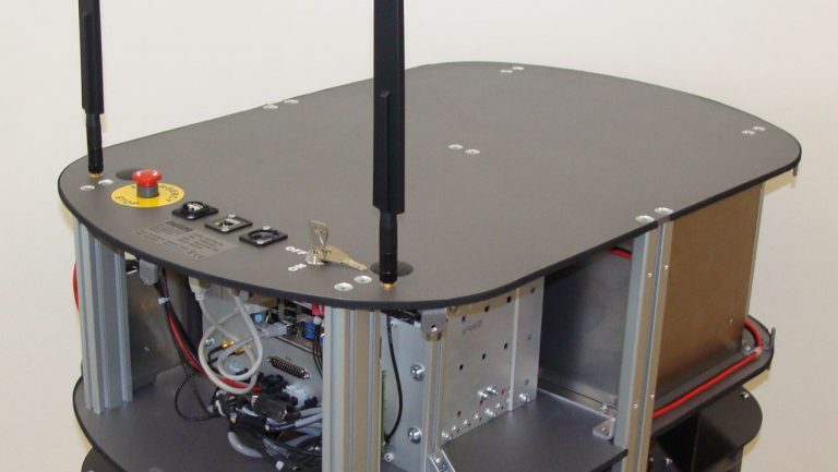 Edgar, o robô que ajuda a distribuir refeições em hospitais