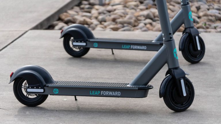 Frog: Há mais um serviço de trotinetes em Lisboa