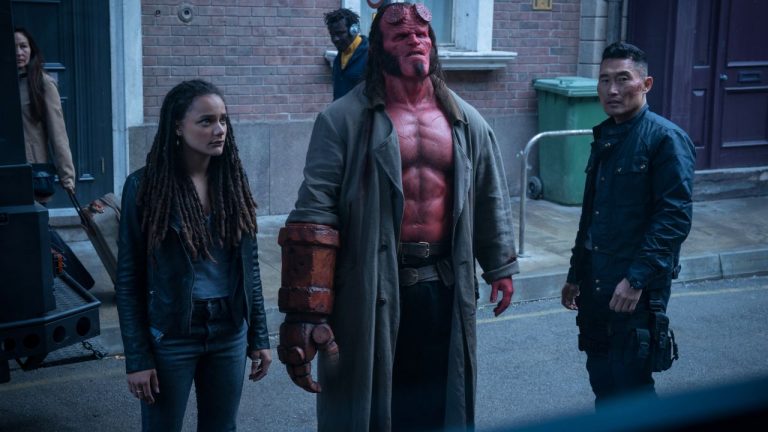 (Terminado) Passatempo – Temos 20 convites duplos para a antestreia do filme “Hellboy” (Lisboa e Matosinhos)