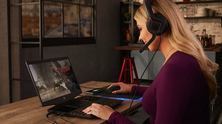 O novo portátil gaming OMEN da HP tem dois ecrãs