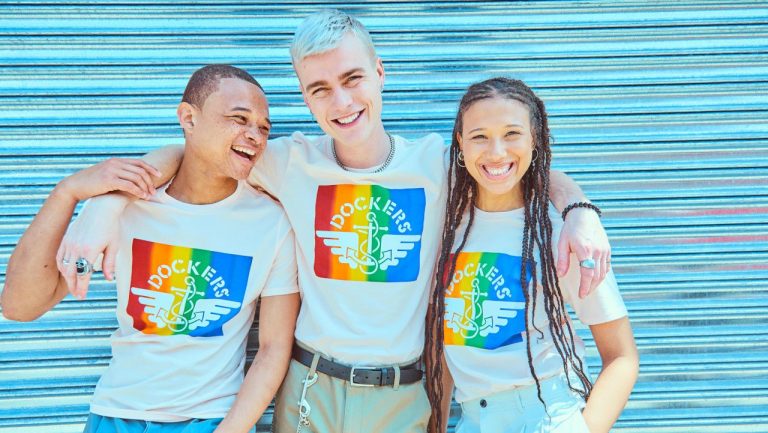 Dockers lança t-shirt para aqueles com orgulho na comunidade LGBTQ+