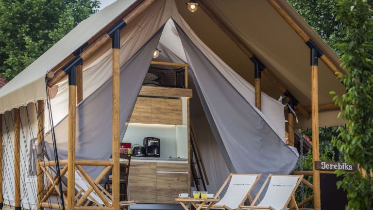 Há um glamping de luxo para passar férias em família na Nazaré