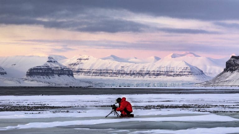 Leonardo DiCaprio revela soluções para as alterações climatéricas em “ICE ON FIRE” na HBO