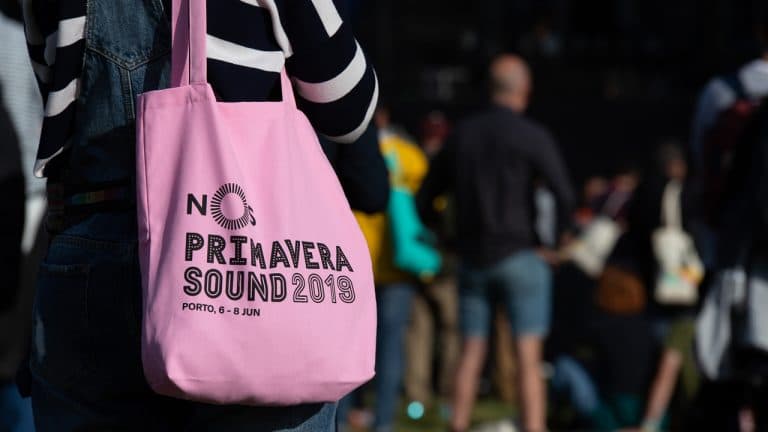 NOS Primavera Sound – Dia 1: O triunfo sónico dos Stereolab e os chocolates de Jarvis