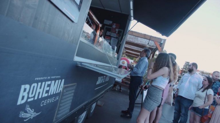 Nem só de livros se faz a Feira do Livro de Lisboa. Há também muita cerveja