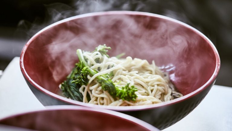 Uber Eats: Agora já podes encomendar refeições do Rei da China e Pizzaria Lisboa