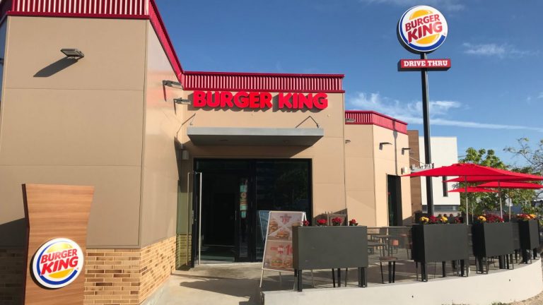 Burger King começa a reabrir restaurantes com ambicioso plano de segurança e higiene