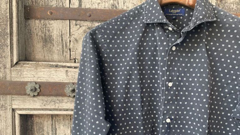 Marca de roupa portuguesa deixa personalizar a nossa própria camisa