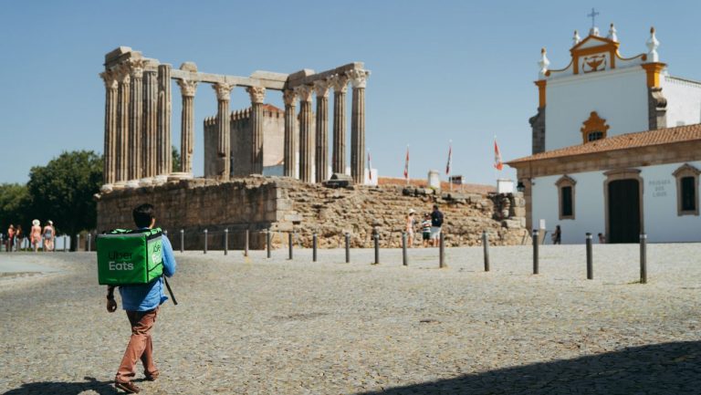 Uber Eats já chegou a Évora