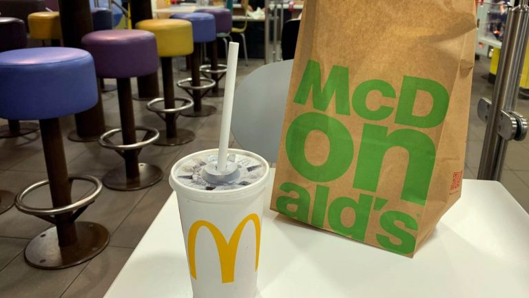 McDonald’s já anda a testar palhinhas 100% feitas de papel