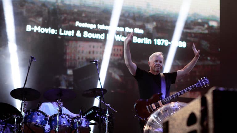 Vodafone Paredes de Coura – Dia 2: Vamos ter que falar nos New Order