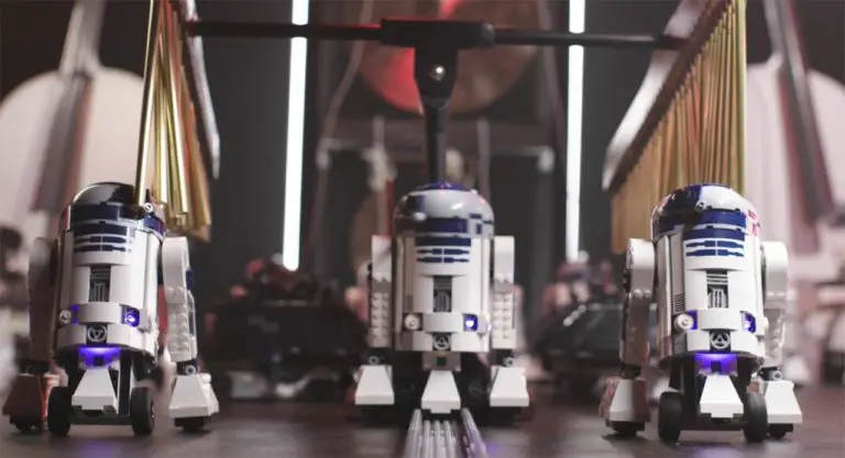 O tema de Star Wars recebe uma cover tocada por Droids LEGO