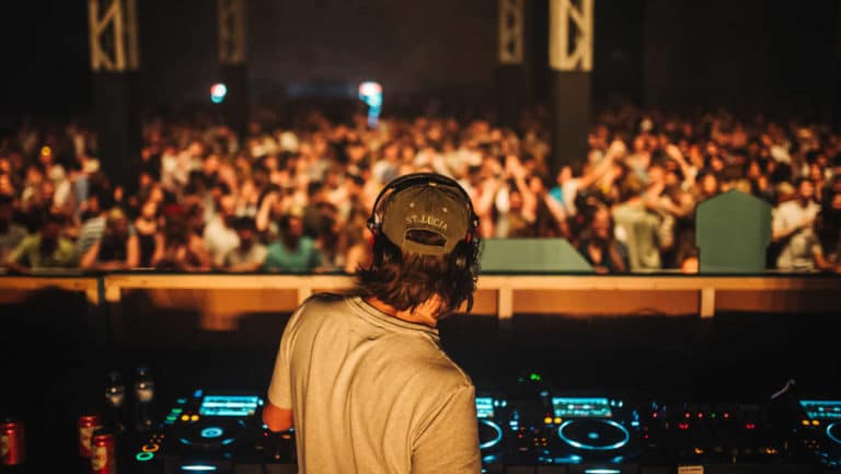 Festival Nova Batida – dia 2 – Novas promessas, uma lição de história, e fogo amigo (que não o chegou a ser)