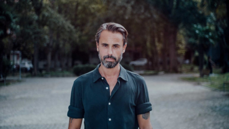 André Henriques (vocalista dos Linda Martini) vai lançar álbum a solo