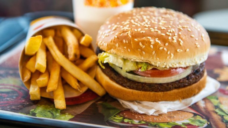 Burger King já está disponível a partir do Uber Eats