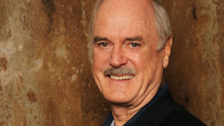 Espetáculos de John Cleese em Lisboa adiados para junho de 2021