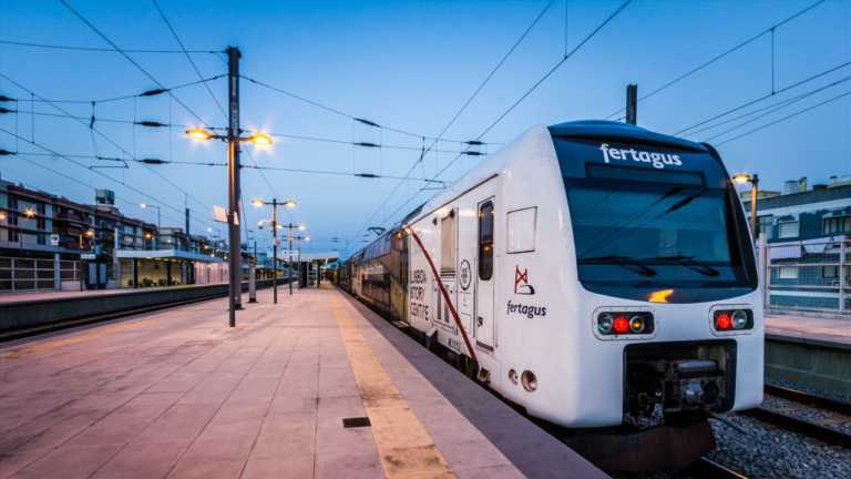 Limitações na infraestrutura ferroviária condicionam serviço da Fertagus, admite concessionária
