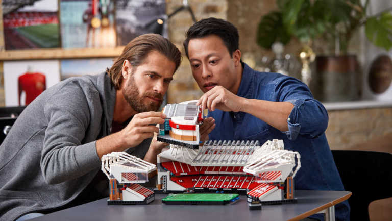 Agora já podem ter o estádio do Manchester United… em LEGO!
