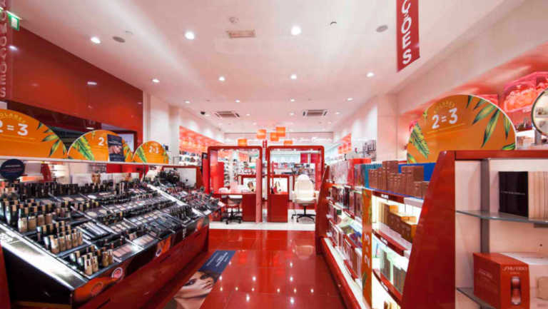 Perfumes & Companhia está a dar vouchers a quem reciclar