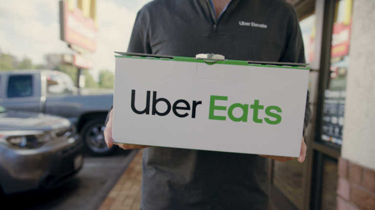 Câmara Municipal de Lisboa vai lançar plataforma alternativa à Uber Eats sem custos para os restaurantes