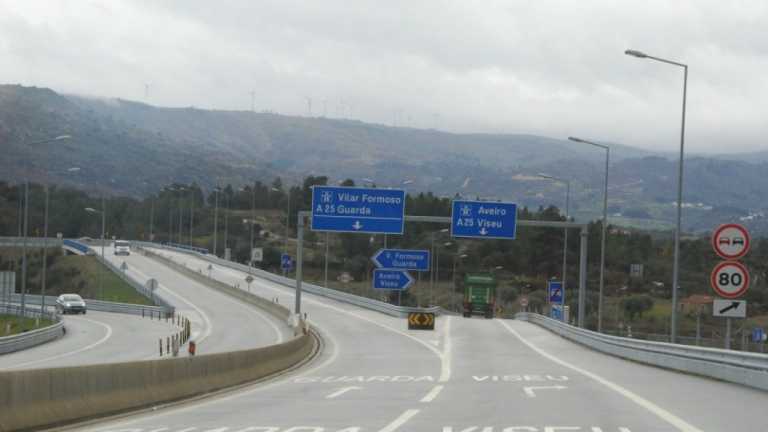 Portagens do interior, da A28 e da Via do Infante com descontos que podem chegar aos 40%