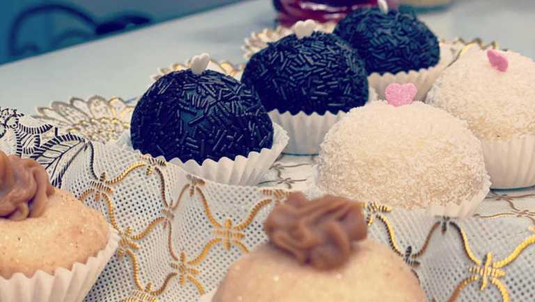 O novo spot de Setúbal tem bolas de queijo, brigadeiros e churros com doce de leite