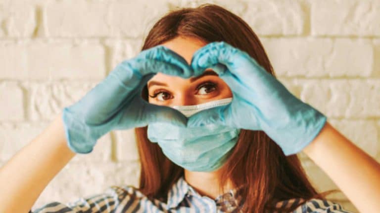 Já existe uma máquina de produção 100% portuguesa de máscaras cirúrgicas