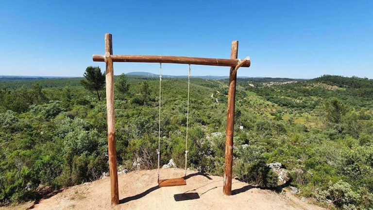 Baloiço do Talegre. Novo ponto de lazer no concelho de Ourém tem uma vista espetacular para a serra de Alburitel