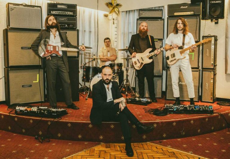 Os Idles apresentam novo álbum