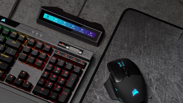 A Corsair tem um touchscreen dedicado aos teclados