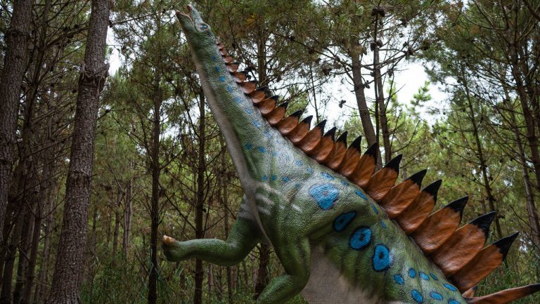 Modelo de dinossauro único no mundo está em Portugal