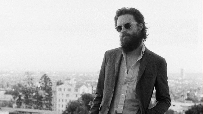 Father John Misty regressa a Portugal em 2026