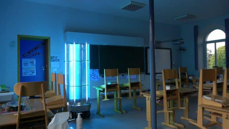 Lighthouse é o robô desenvolvido parcialmente em Portugal que combate a COVID-19