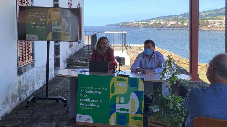 Governo dos Açores vai dar 0,05€ por cada garrafa colocada em depósitos próprios